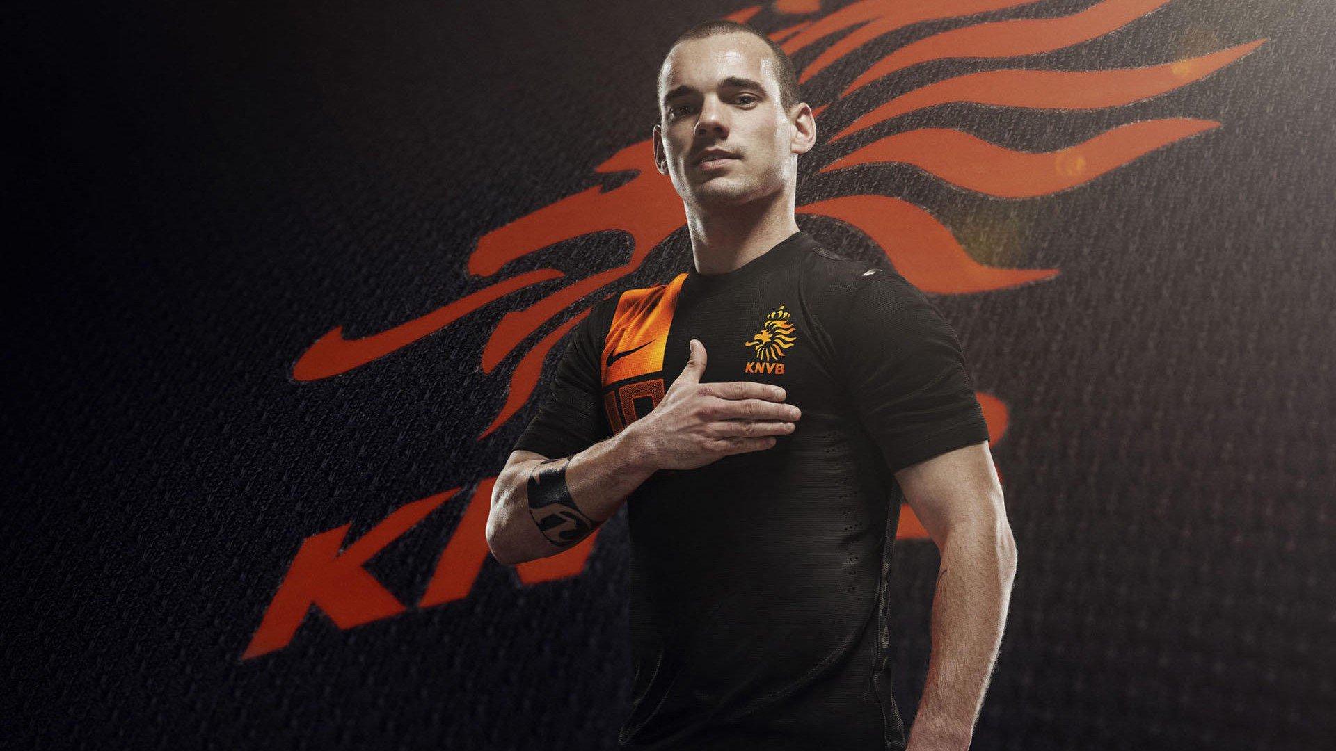 德天空独家,拜仁新星哈维尔-费尔南德斯重返训练场,十月复出在望