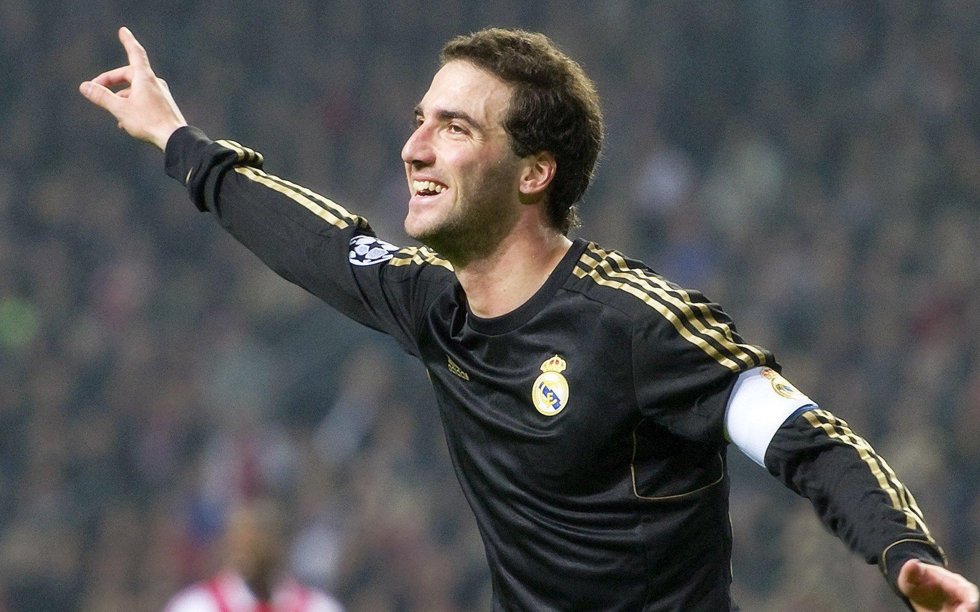 德天空独家，欧洲新星争夺战！拜仁青训瑰宝利契纳引多队垂涎，南部之星紧急启动续约计划